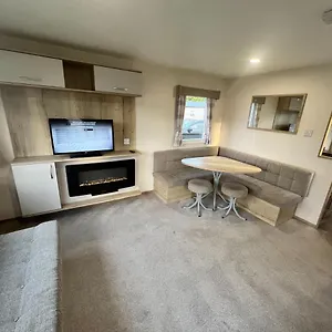 Haven Marton Mere Caravan In Apartment